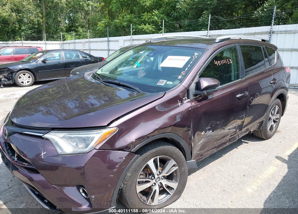 2017 TOYOTA RAV4 XLE VIN: 2T3RFREV5HW653056