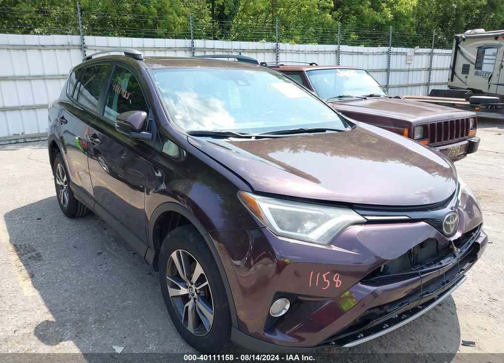2017 TOYOTA RAV4 XLE VIN: 2T3RFREV5HW653056