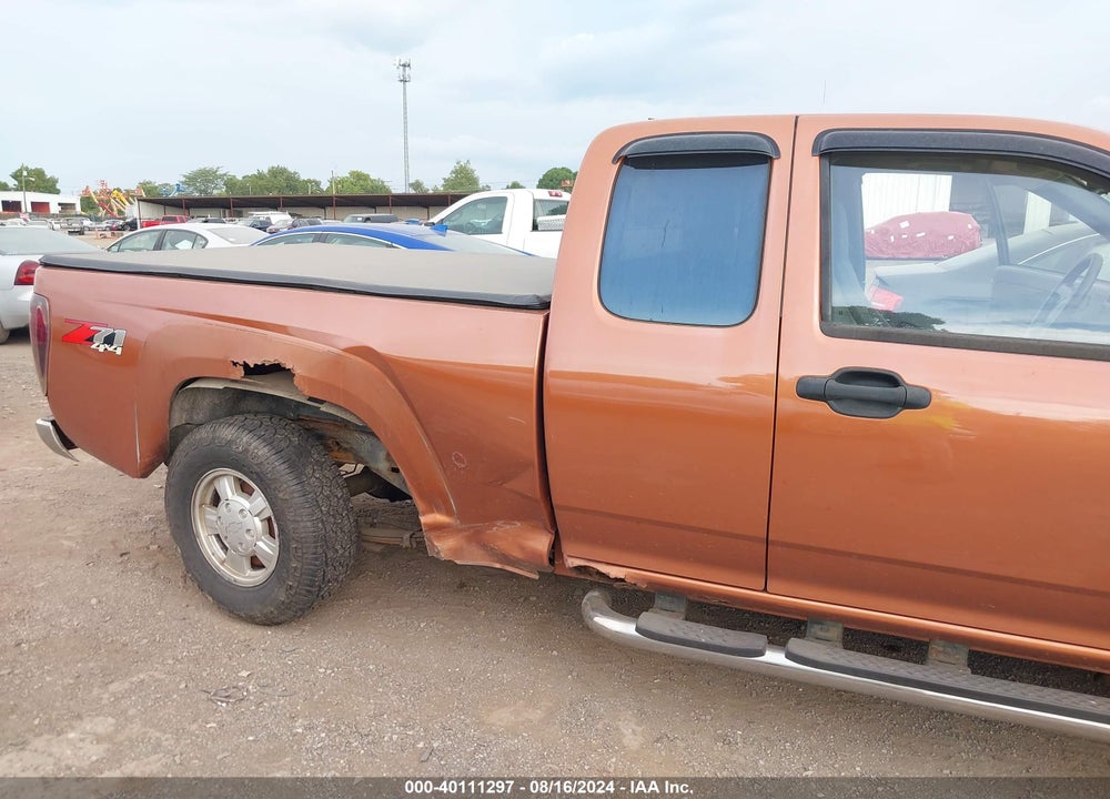 2005 CHEVROLET COLORADO LS VIN: 1GCDT196758123292