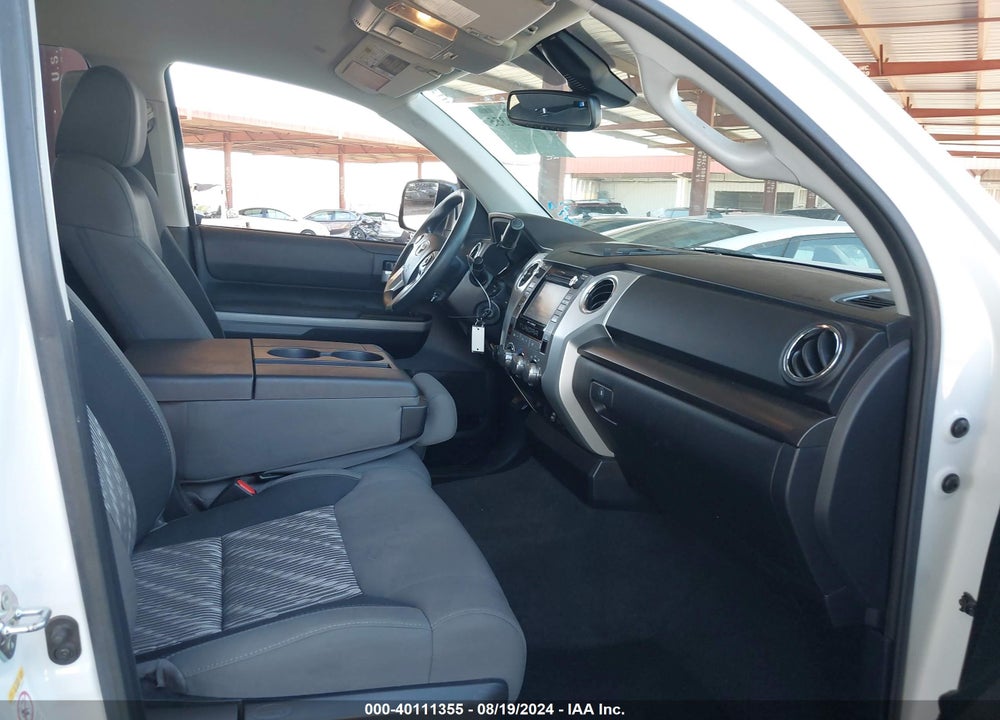2019 TOYOTA TUNDRA 4WD SR5 VIN: 5TFDY5F18KX785918