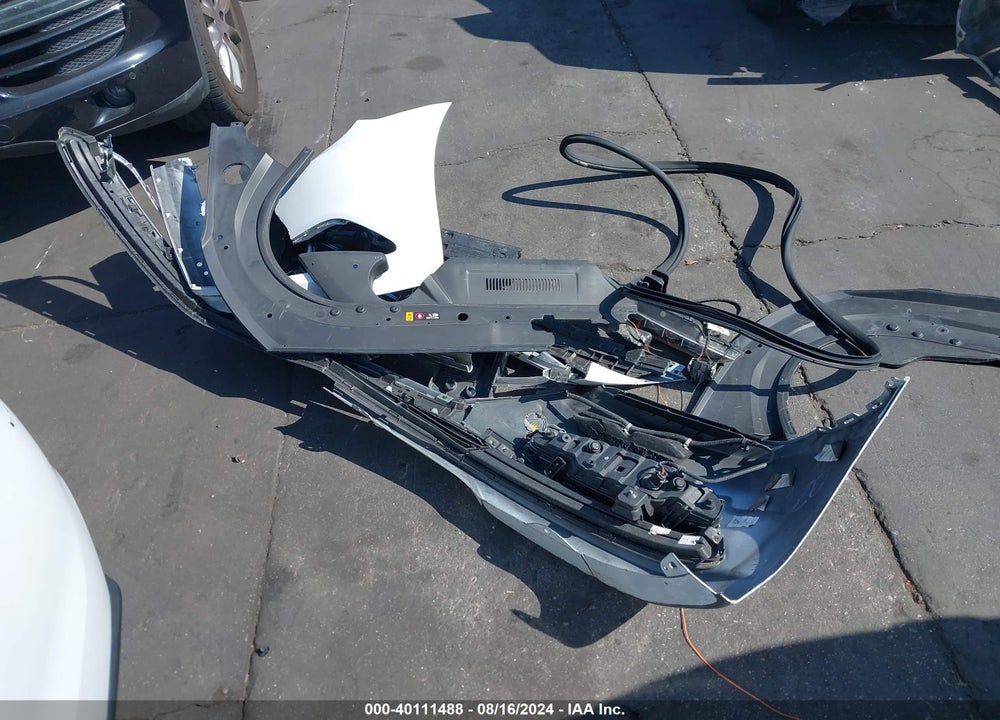 2016 HYUNDAI GENESIS 3.8 VIN: KMHGN4JE4GU139502