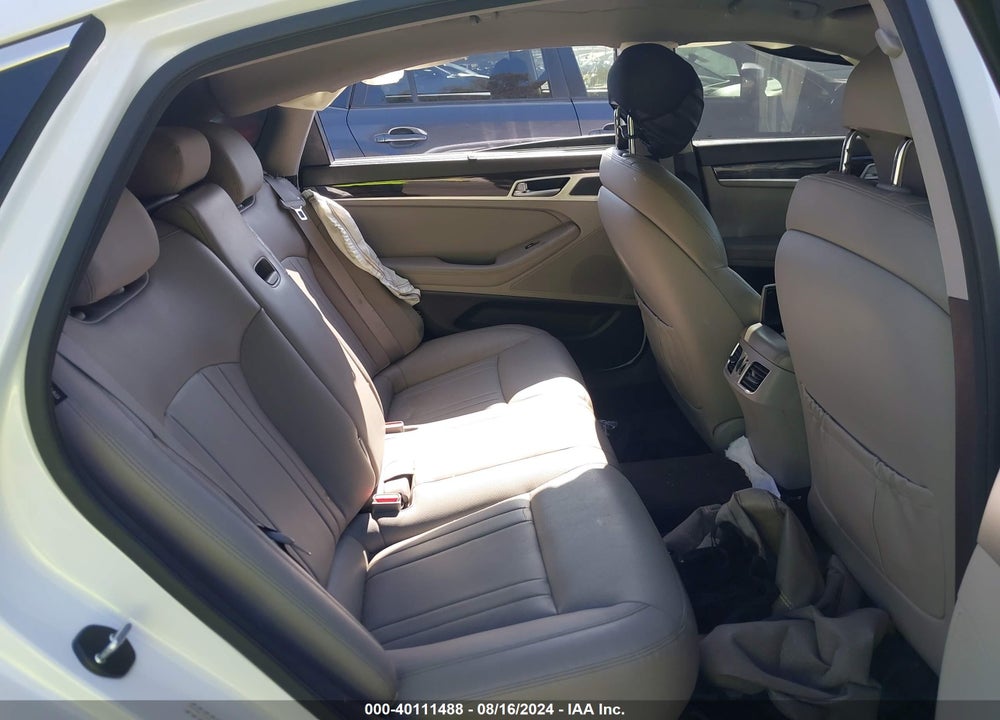 2016 HYUNDAI GENESIS 3.8 VIN: KMHGN4JE4GU139502