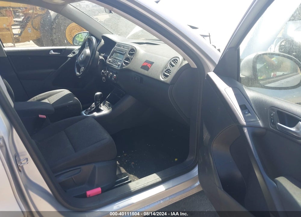 2014 VOLKSWAGEN TIGUAN S VIN: WVGAV3AX5EW502599