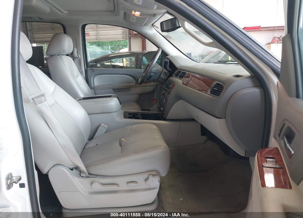 2014 CHEVROLET SUBURBAN 1500 LT VIN: 1GNSCJE01ER107485