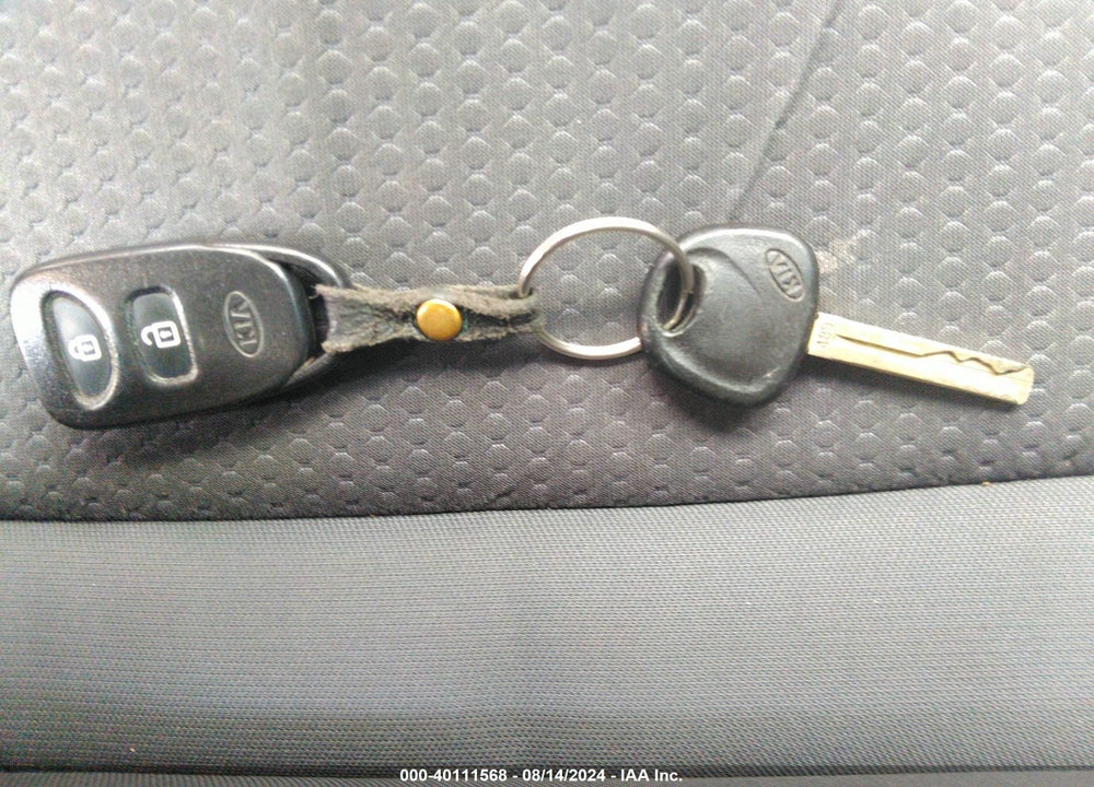 2013 KIA SORENTO LX V6 VIN: 5XYKTDA27DG349387