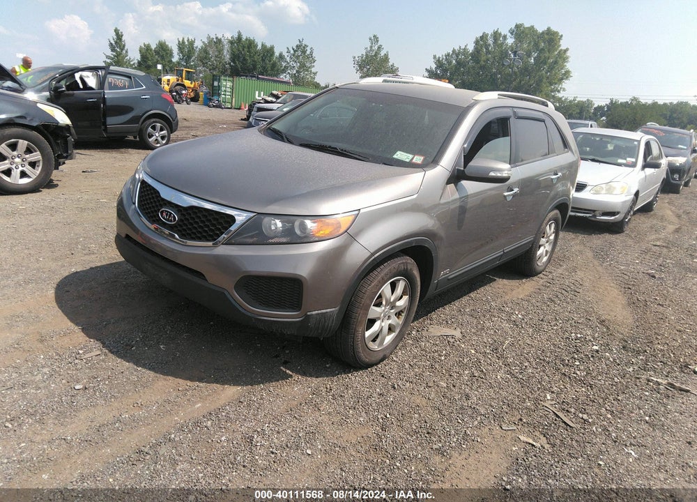 2013 KIA SORENTO LX V6 VIN: 5XYKTDA27DG349387