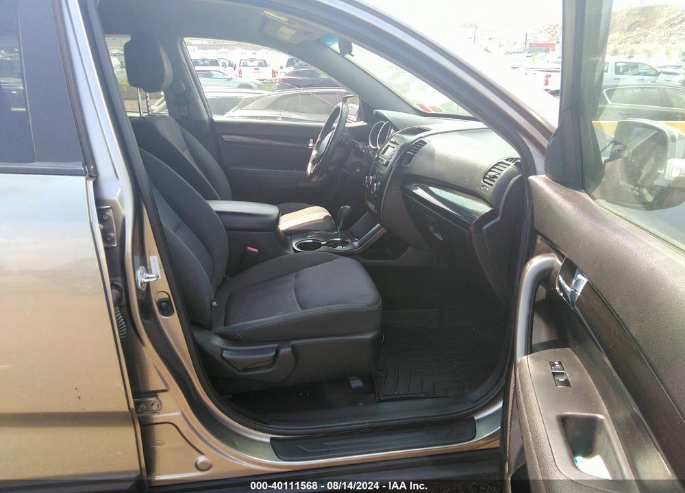 2013 KIA SORENTO LX V6 VIN: 5XYKTDA27DG349387