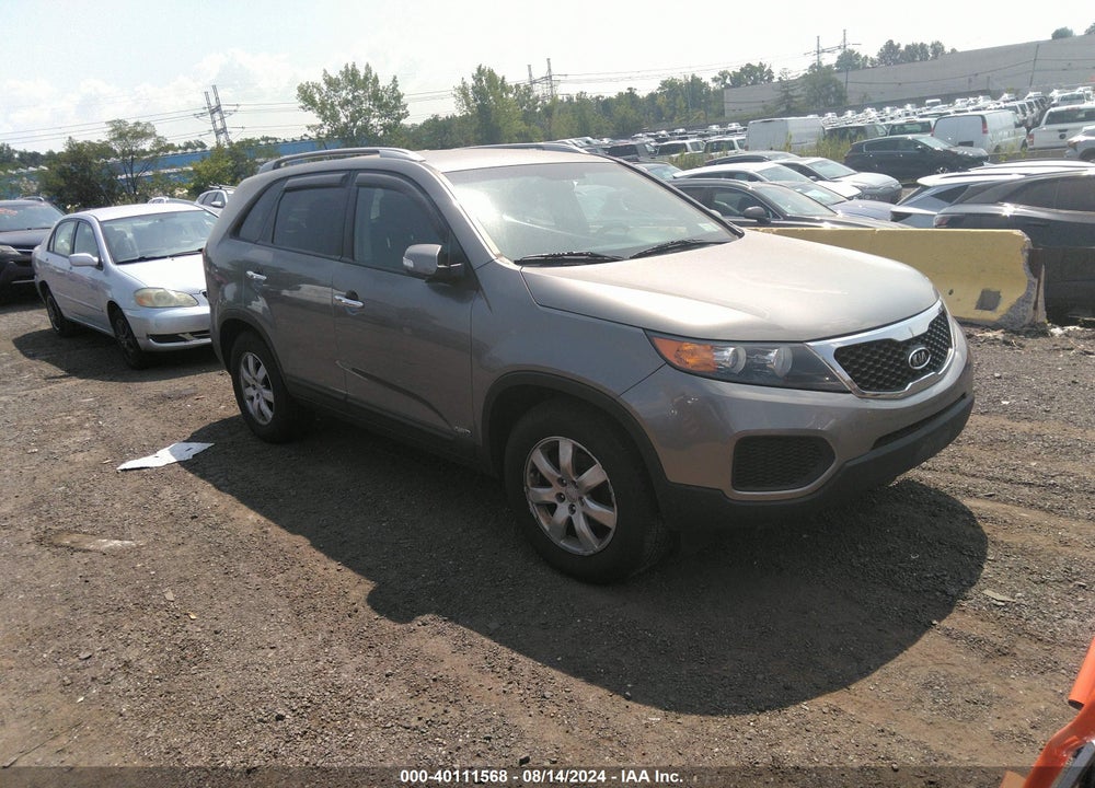2013 KIA SORENTO LX V6 VIN: 5XYKTDA27DG349387