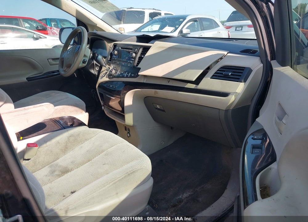 2014 TOYOTA SIENNA LE V6 8 PASSENGER VIN: 5TDKK3DC9ES492072