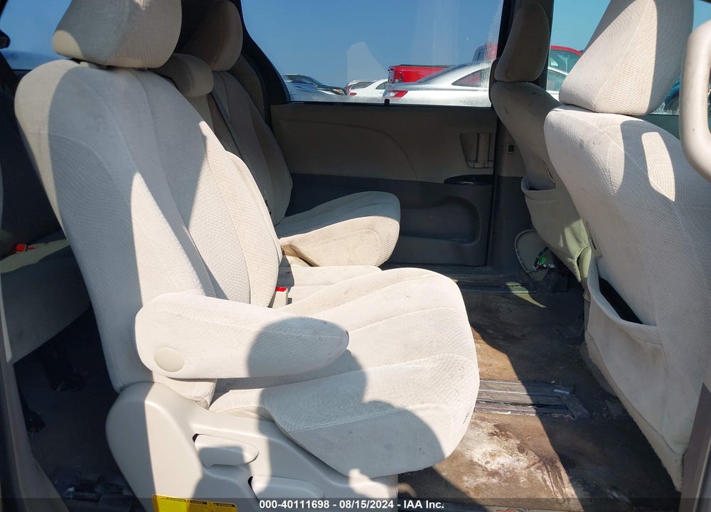 2014 TOYOTA SIENNA LE V6 8 PASSENGER VIN: 5TDKK3DC9ES492072