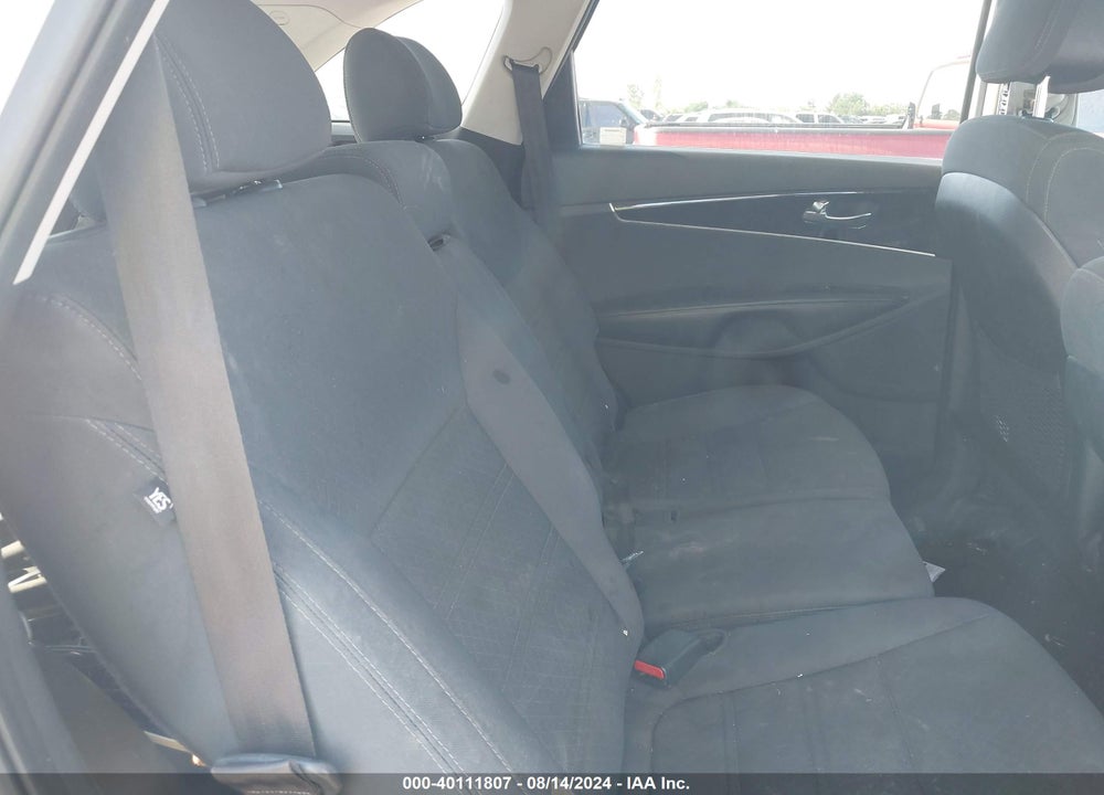 2016 KIA SORENTO 3.3L LX VIN: 5XYPG4A53GG039021