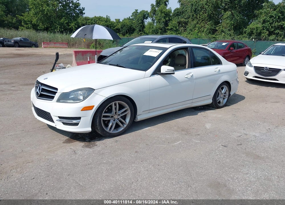 2014 MERCEDES-BENZ C 250 LUXURY/SPORT VIN: WDDGF4HB4ER317833