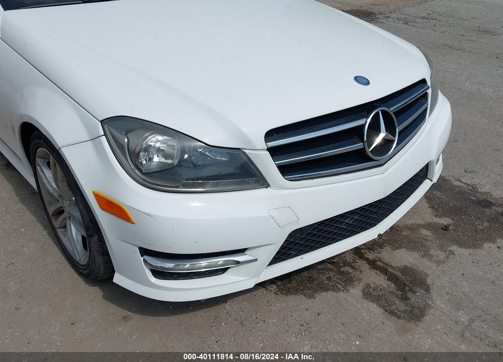2014 MERCEDES-BENZ C 250 LUXURY/SPORT VIN: WDDGF4HB4ER317833