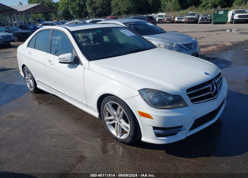 2014 MERCEDES-BENZ C 250 LUXURY/SPORT VIN: WDDGF4HB4ER317833