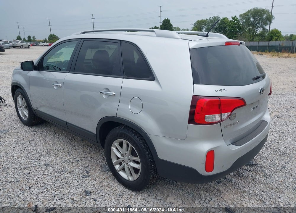 2015 KIA SORENTO LX VIN: 5XYKTCA68FG559688