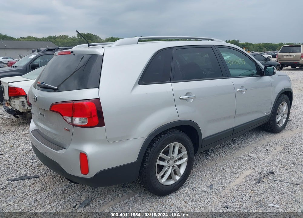 2015 KIA SORENTO LX VIN: 5XYKTCA68FG559688