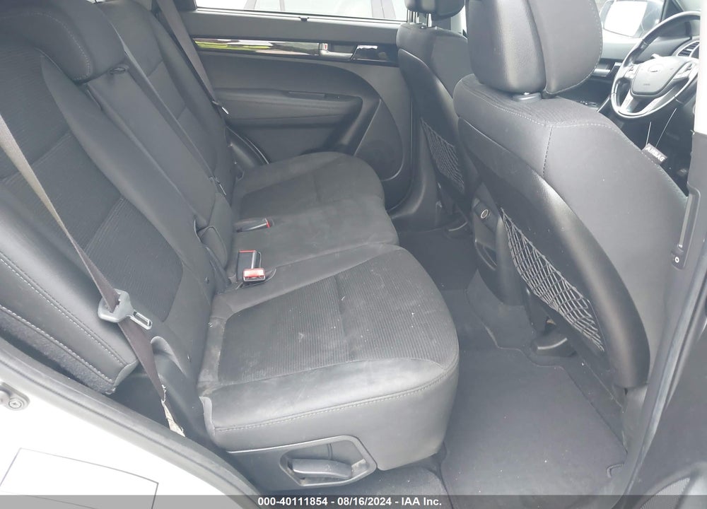 2015 KIA SORENTO LX VIN: 5XYKTCA68FG559688
