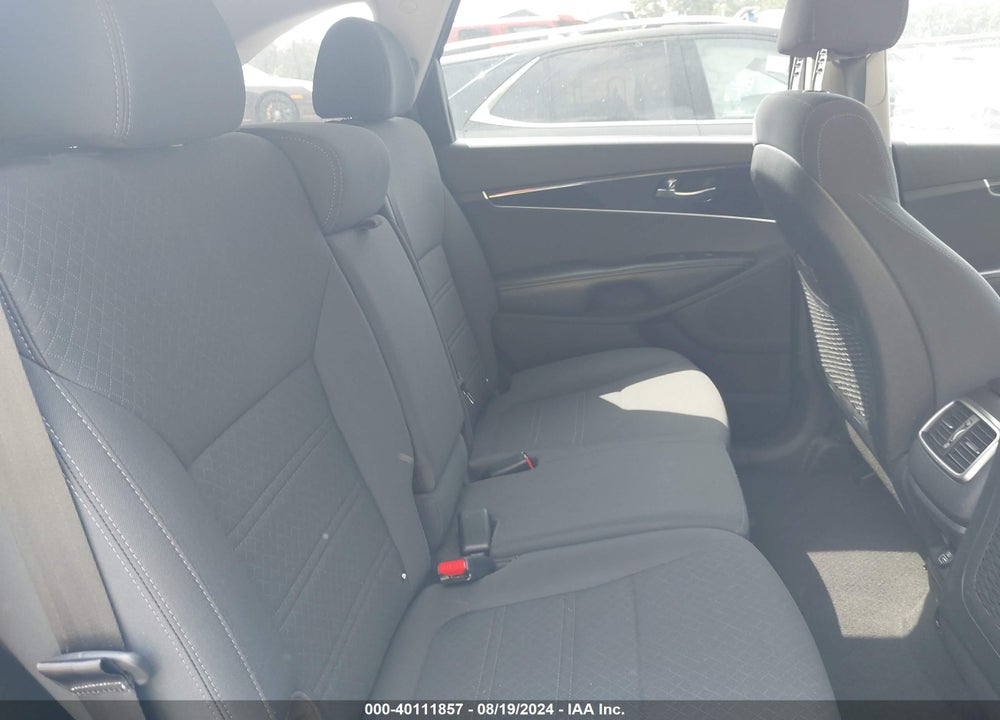 2018 KIA SORENTO 3.3L LX VIN: 5XYPGDA50JG367522