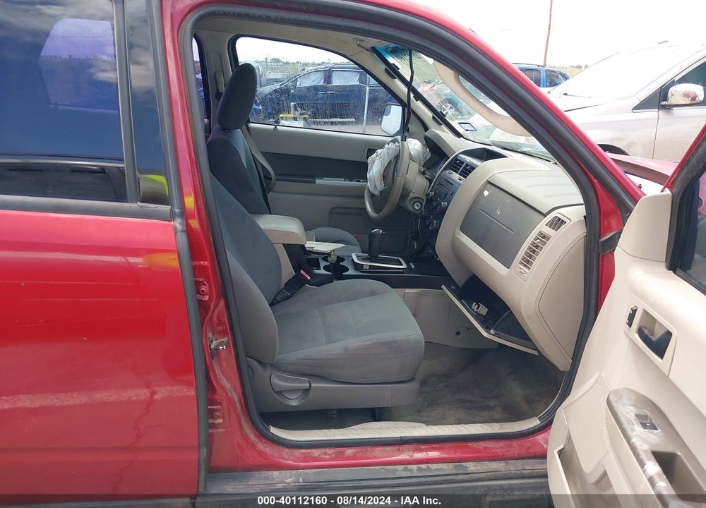 2010 FORD ESCAPE XLS VIN: 1FMCU0C70AKD39644