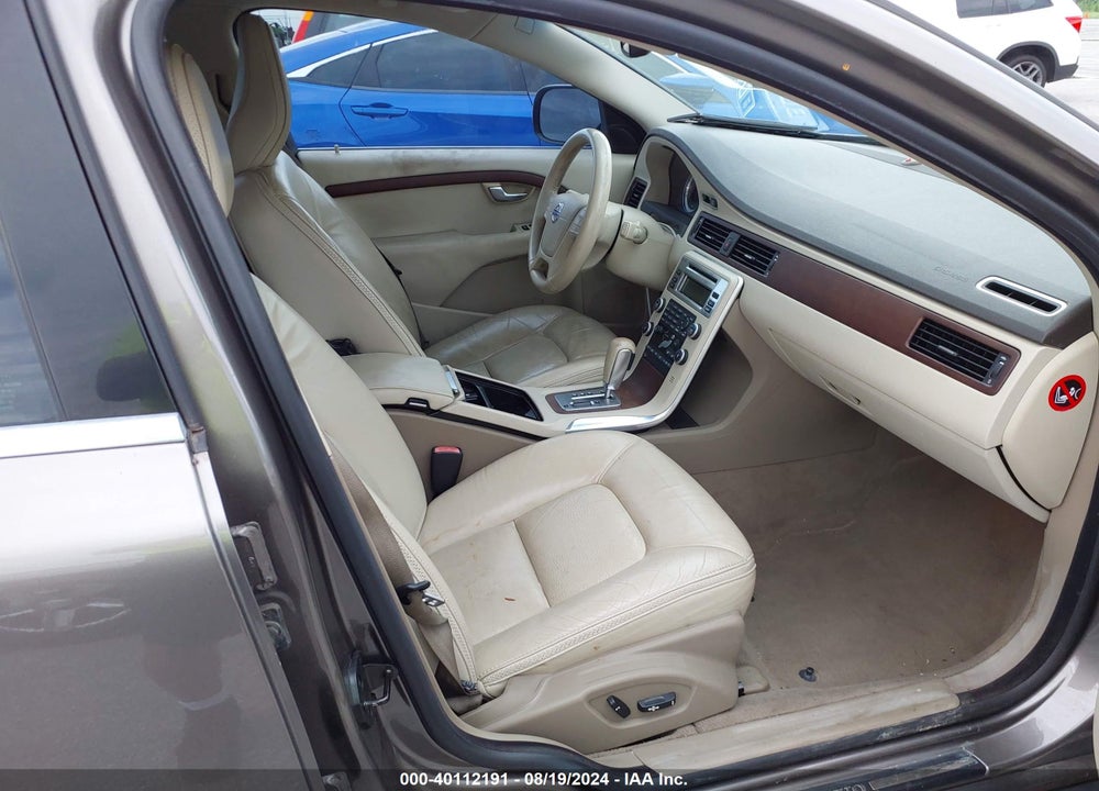 2011 VOLVO XC70 3.2 VIN: YV4952BZ8B1095952