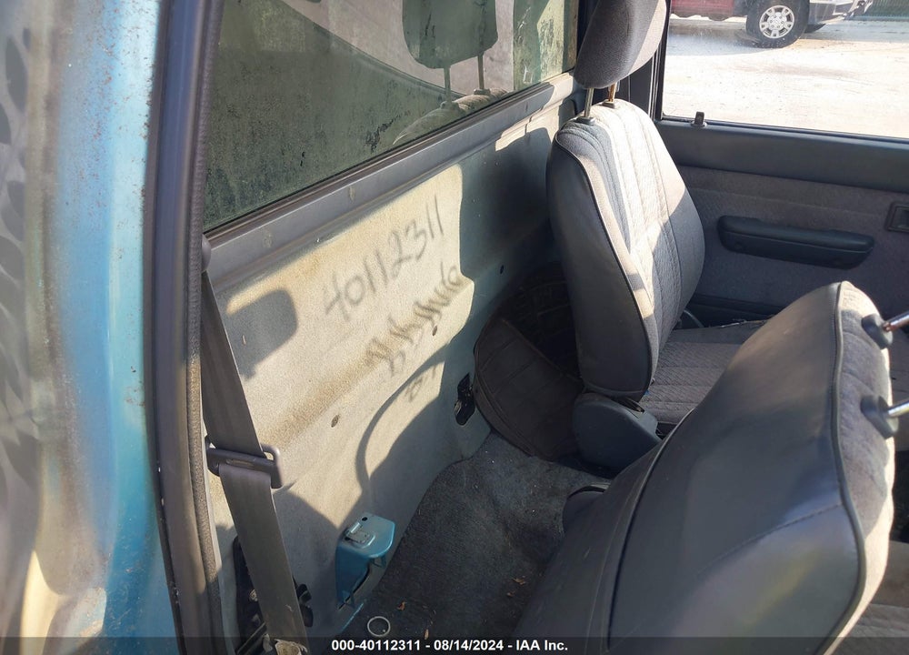 1995 TOYOTA TACOMA VIN: 4TAUN61CXSZ036660