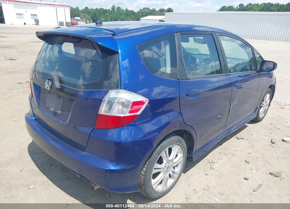 2011 HONDA FIT SPORT VIN: JHMGE8H56BC016623