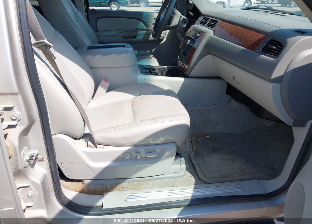 2007 CHEVROLET TAHOE VIN: 1GNFK13037R138201