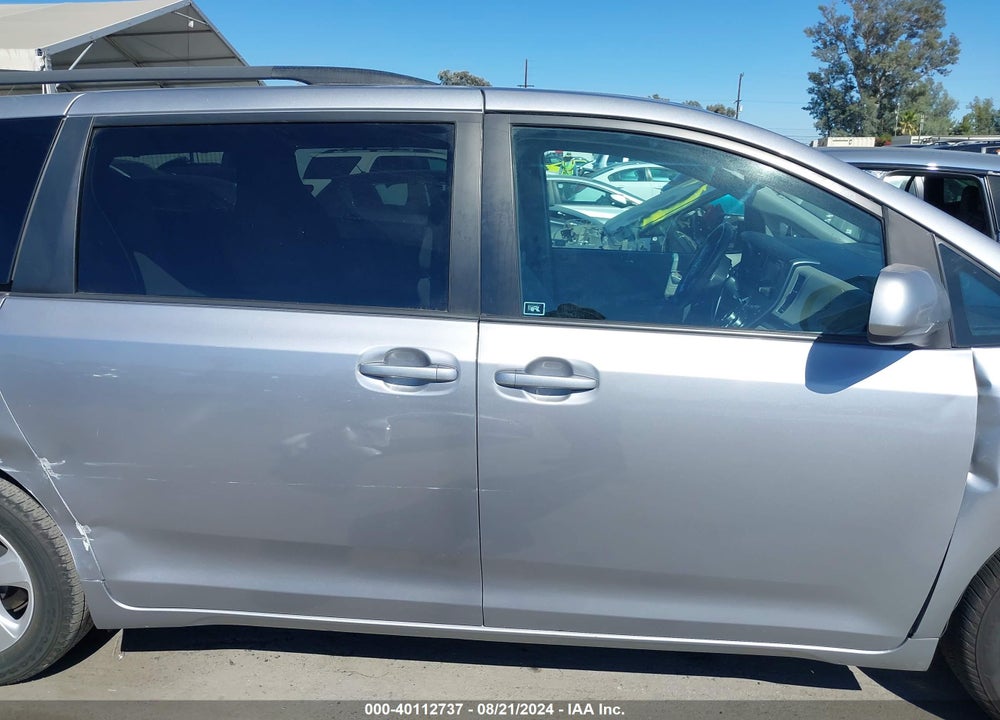 2017 TOYOTA SIENNA LE 8 PASSENGER VIN: 5TDKZ3DC2HS790690