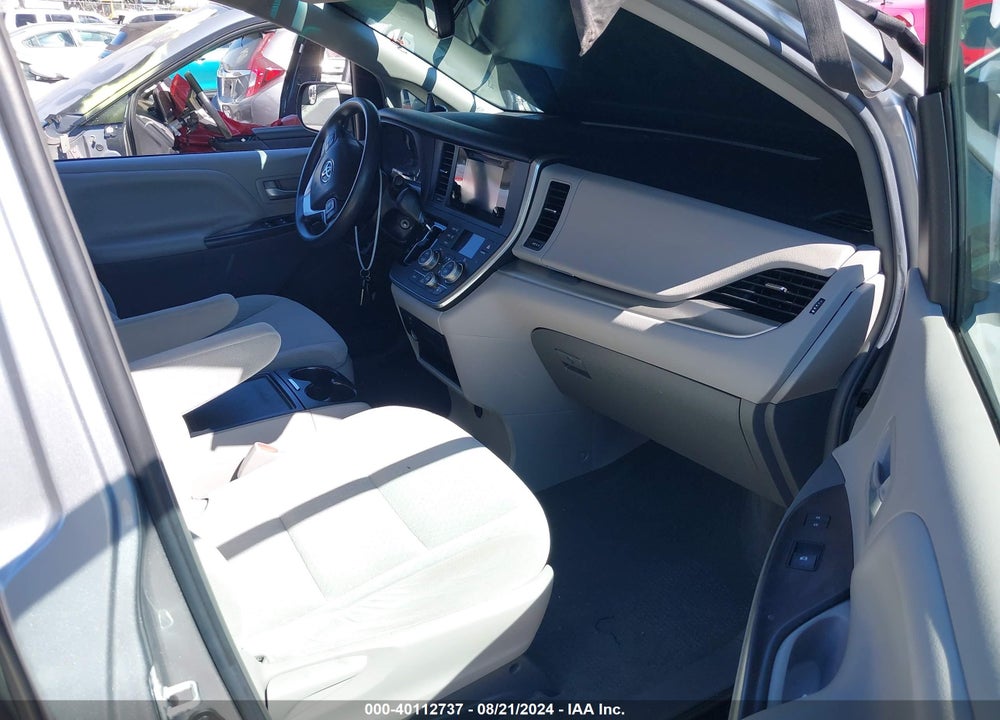 2017 TOYOTA SIENNA LE 8 PASSENGER VIN: 5TDKZ3DC2HS790690