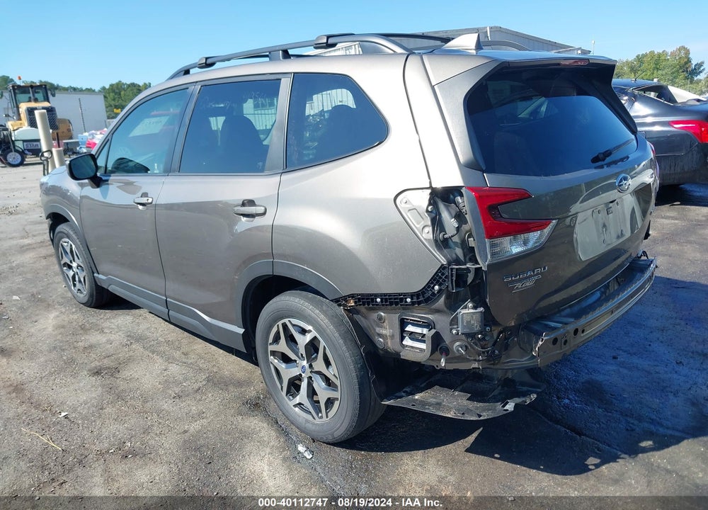2021 SUBARU FORESTER PREMIUM VIN: JF2SKAJCXMH428085