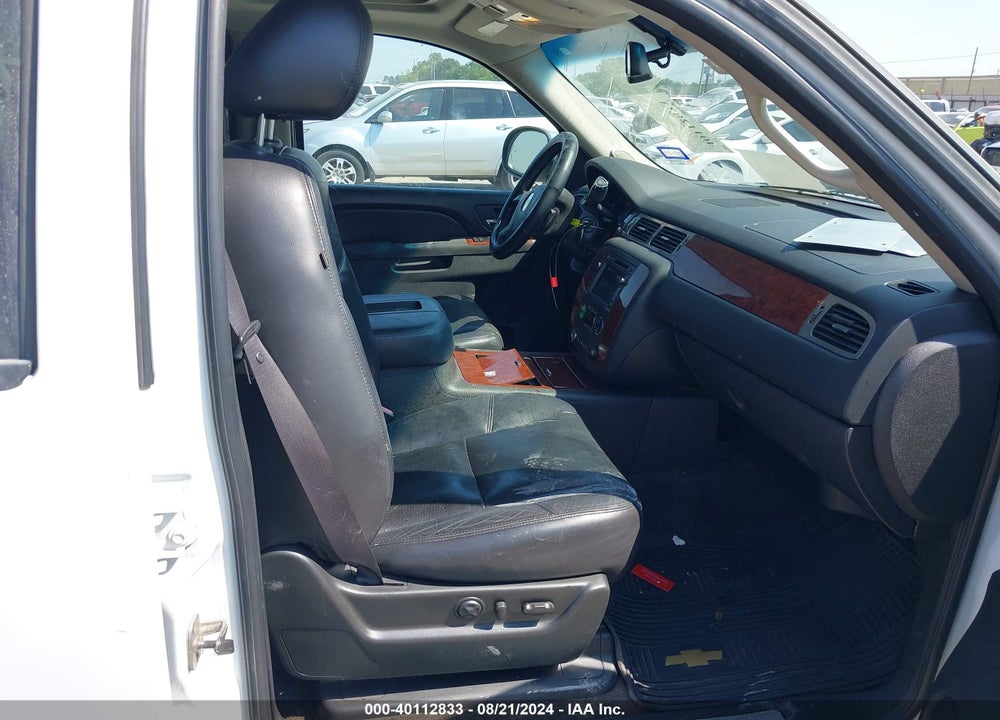 2011 CHEVROLET SUBURBAN 1500 LTZ VIN: 1GNSCKE06BR175346