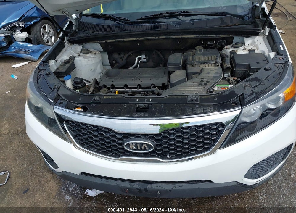 2012 KIA SORENTO LX VIN: 5XYKT3A11CG300427