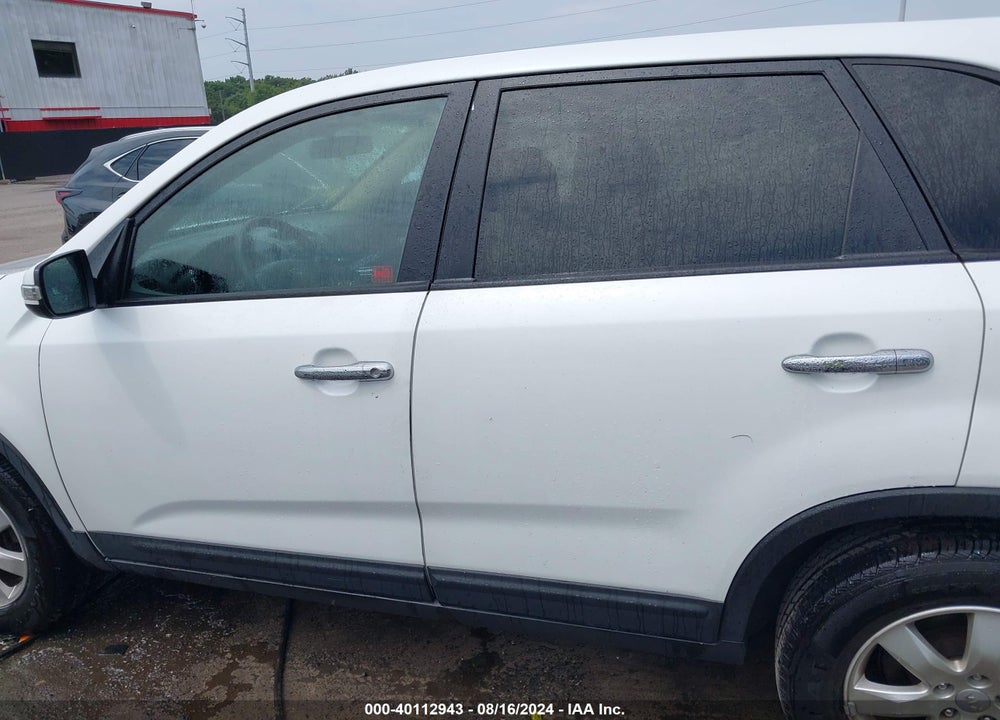 2012 KIA SORENTO LX VIN: 5XYKT3A11CG300427