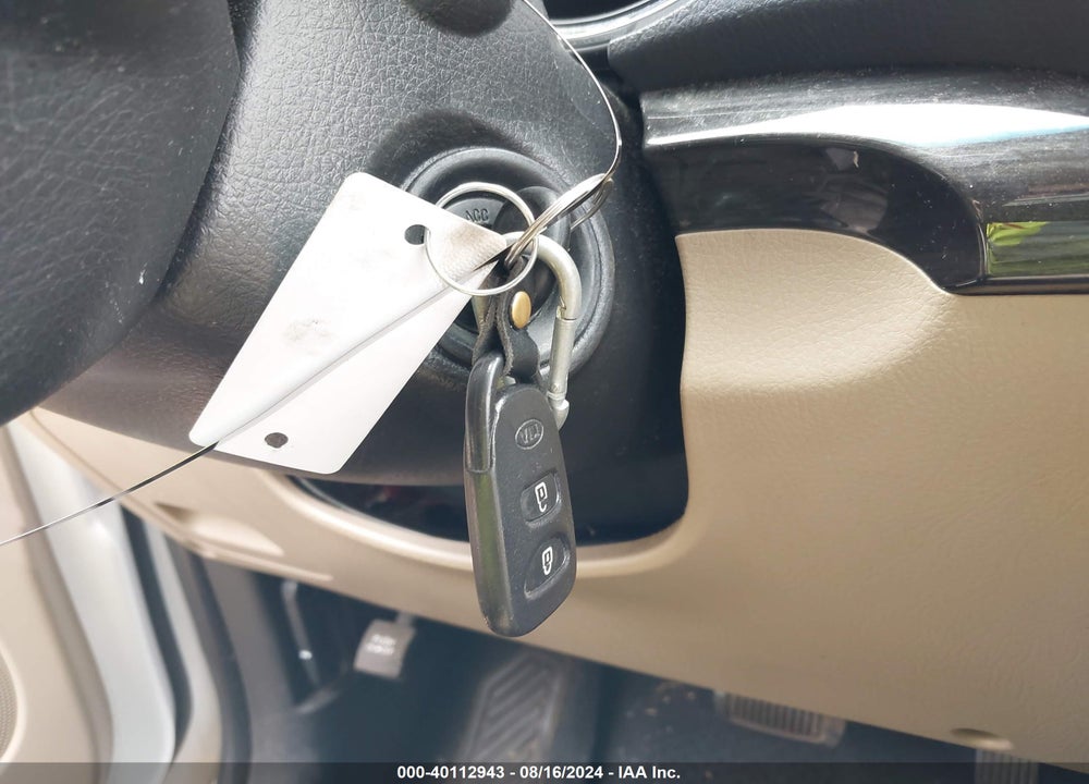 2012 KIA SORENTO LX VIN: 5XYKT3A11CG300427