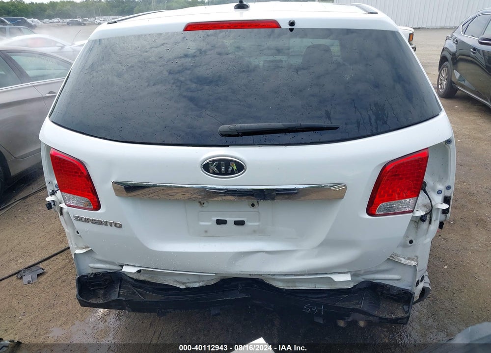 2012 KIA SORENTO LX VIN: 5XYKT3A11CG300427