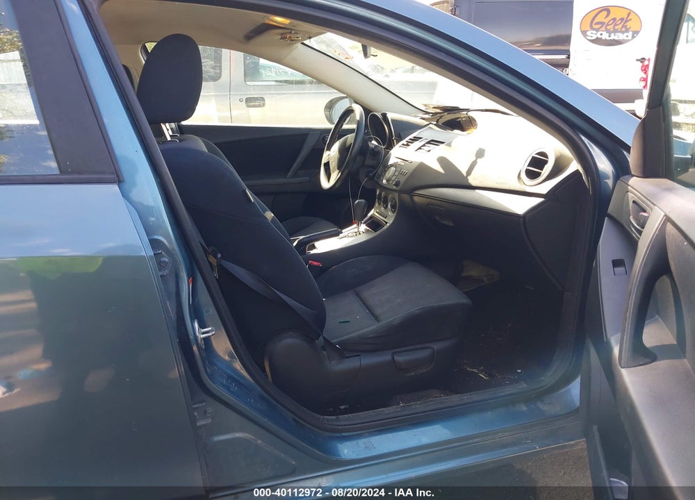 2010 MAZDA 3 I SPORT VIN: JM1BL1SF3A1113959