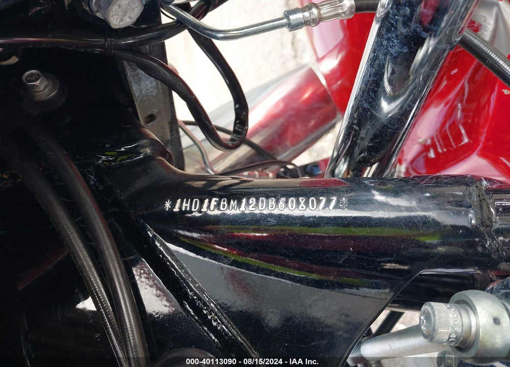 2013 HARLEY-DAVIDSON FLHR ROAD KING VIN: 1HD1FBM12DB608077