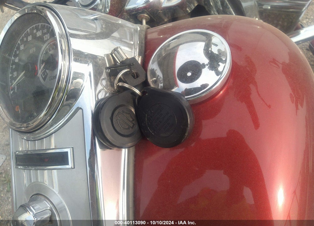 2013 HARLEY-DAVIDSON FLHR ROAD KING VIN: 1HD1FBM12DB608077