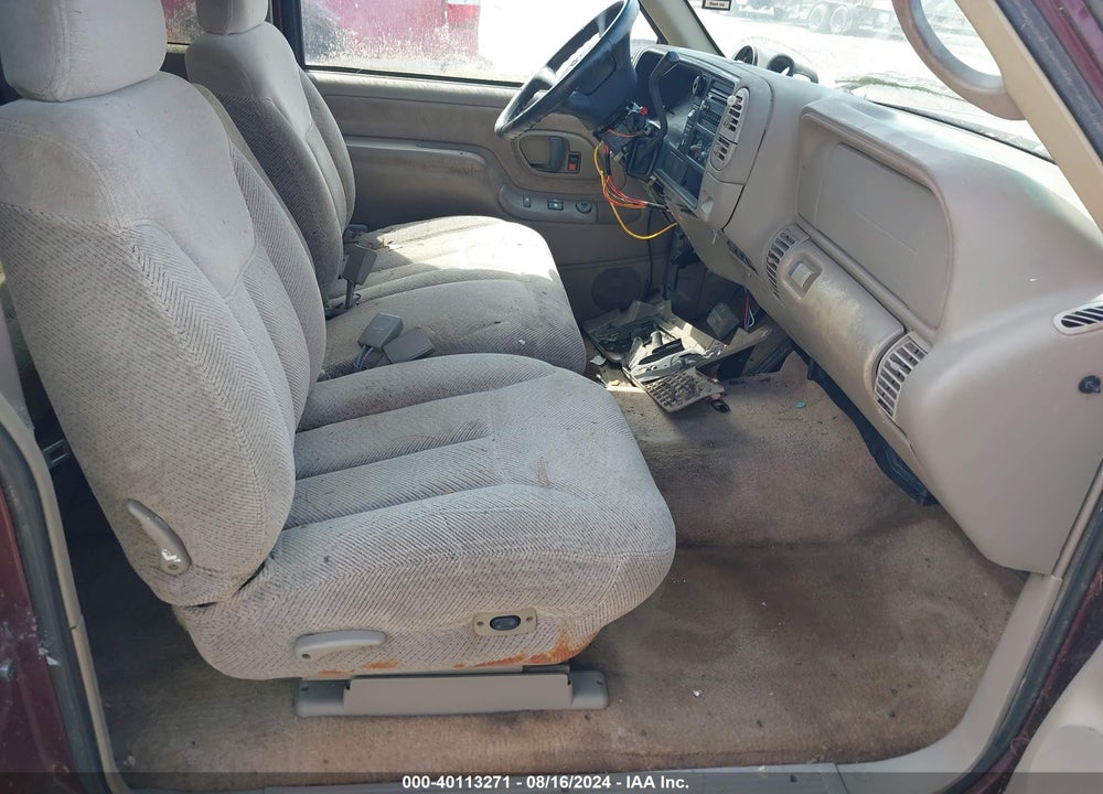 1998 CHEVROLET C1500 FLEETSIDE VIN: 1GCEC19M3WE179011