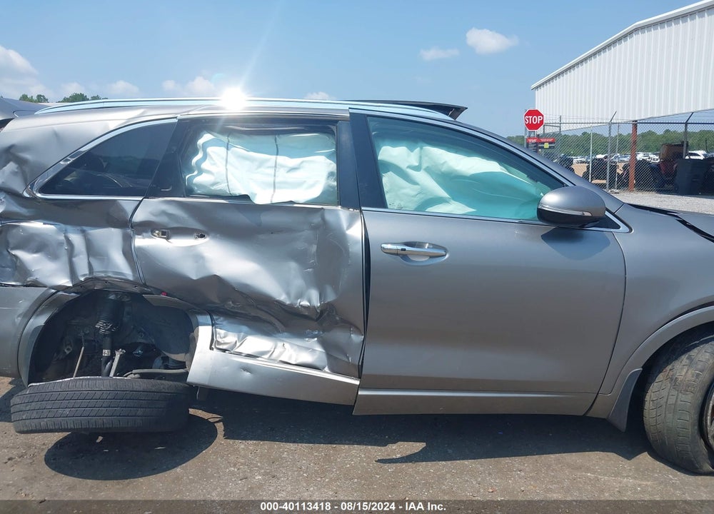 2018 KIA SORENTO 3.3L SX VIN: 5XYPK4A50JG397568