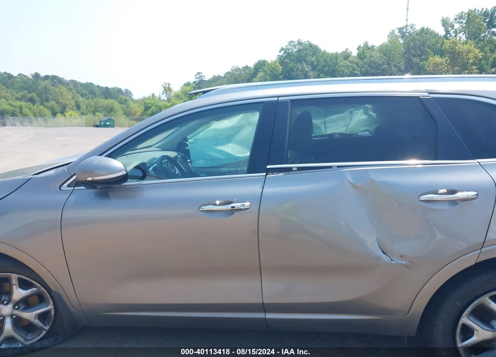 2018 KIA SORENTO 3.3L SX VIN: 5XYPK4A50JG397568
