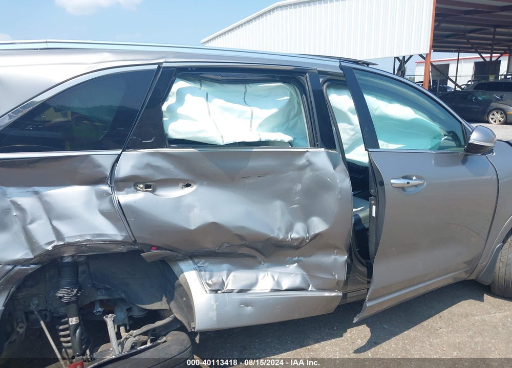 2018 KIA SORENTO 3.3L SX VIN: 5XYPK4A50JG397568