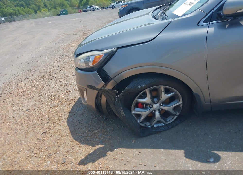 2018 KIA SORENTO 3.3L SX VIN: 5XYPK4A50JG397568