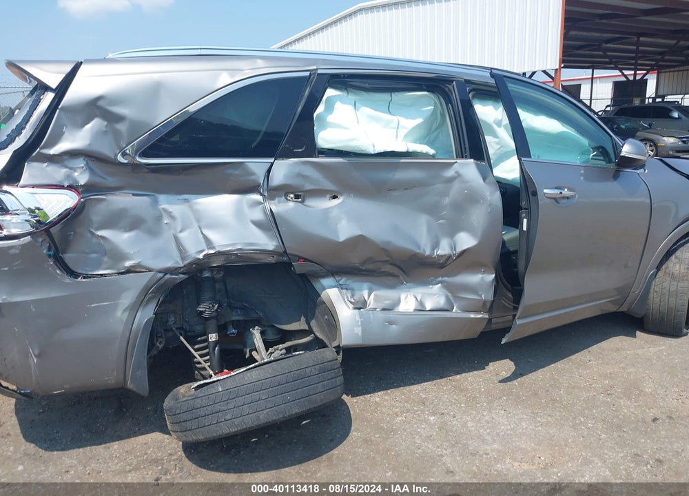 2018 KIA SORENTO 3.3L SX VIN: 5XYPK4A50JG397568