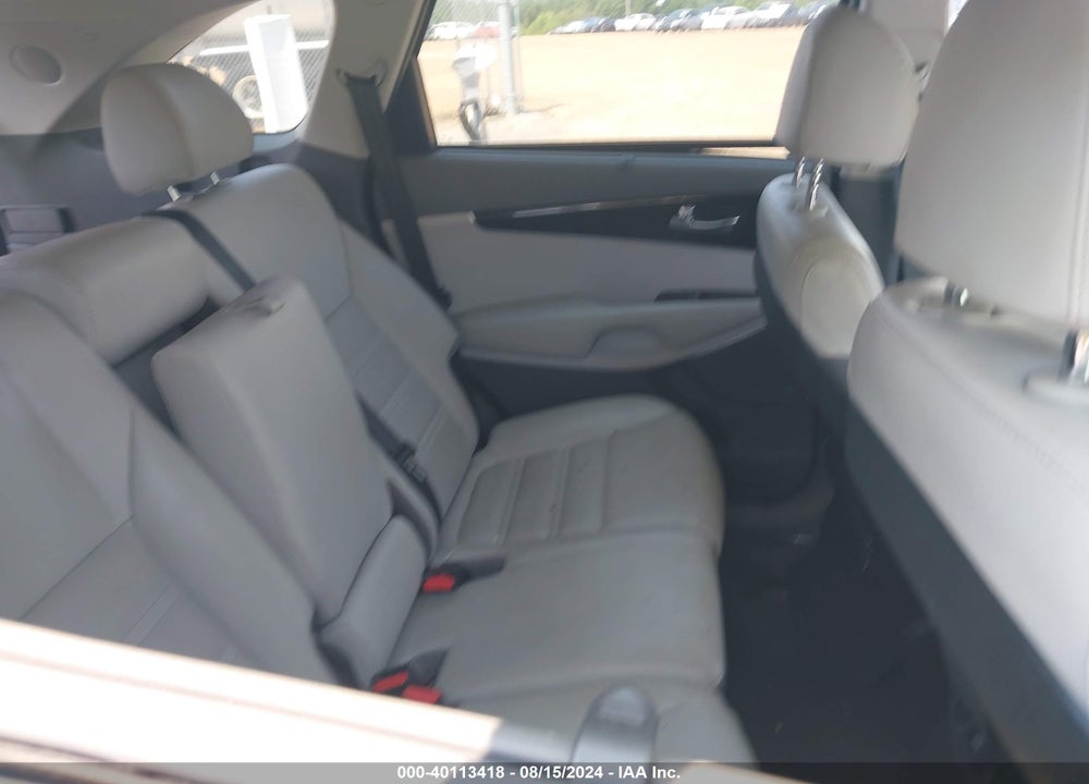 2018 KIA SORENTO 3.3L SX VIN: 5XYPK4A50JG397568