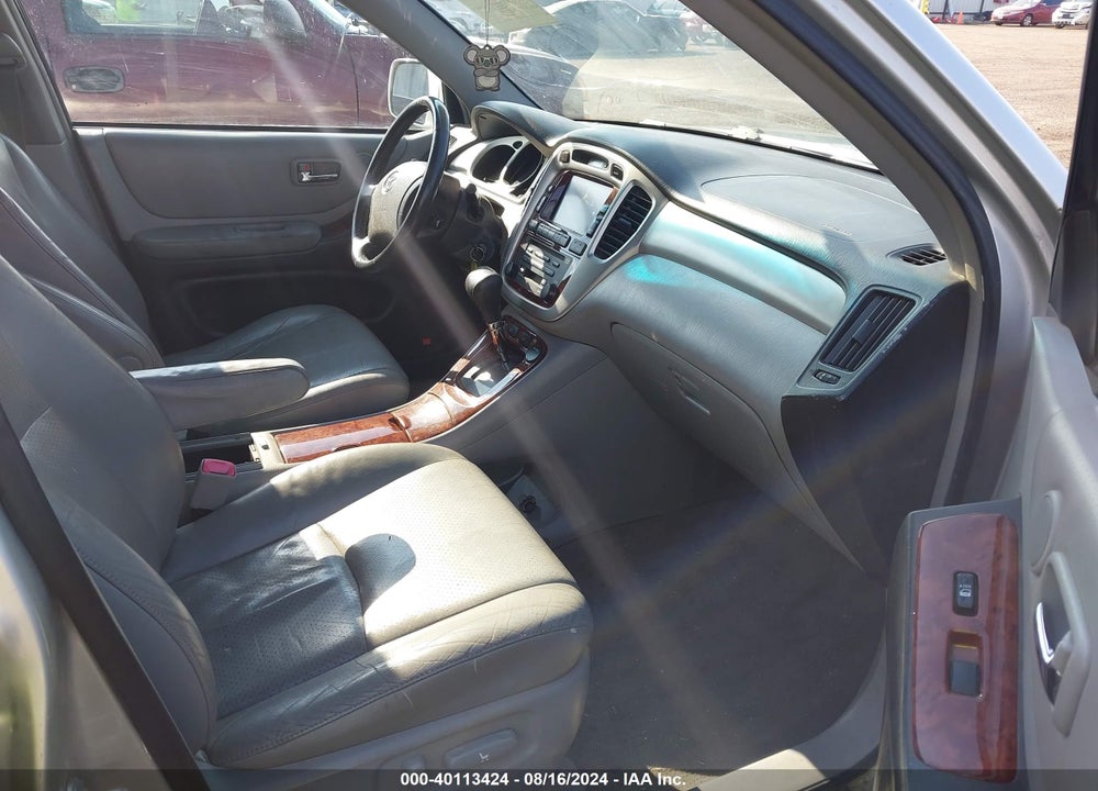 2006 TOYOTA HIGHLANDER HYBRID LIMITED V6 VIN: JTEEW21A260019628