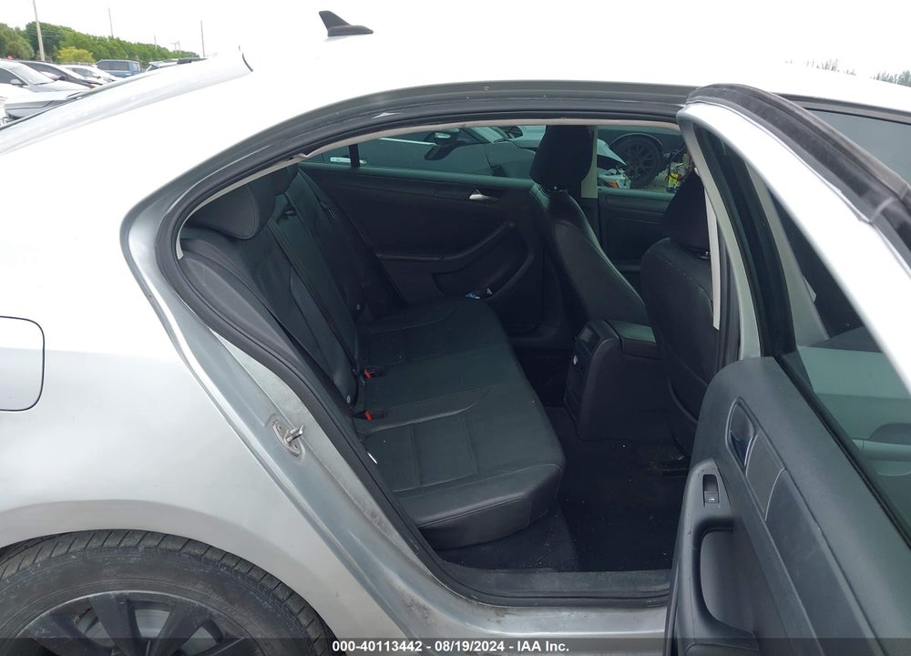 2011 VOLKSWAGEN JETTA 2.5L SE VIN: 3VWDX7AJ6BM349836