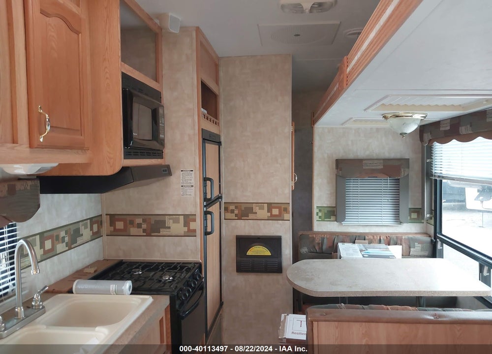2008 FOREST RIVER CHEROKEE VIN: 4X4FCKD218X106012