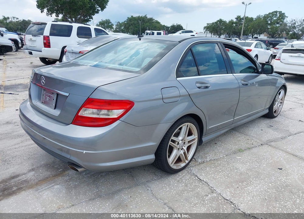 2009 MERCEDES-BENZ C 300 LUXURY/SPORT VIN: WDDGF54XX9R066832