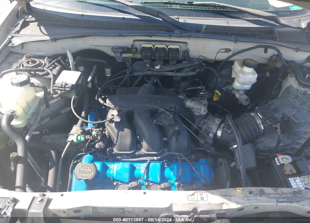 2005 MAZDA TRIBUTE S VIN: 4F2CZ04125KM15435